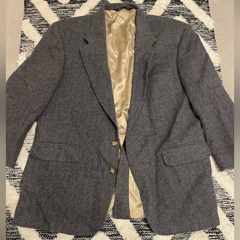 Nice Men’s Wool Blazer!!